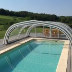 Veranda piscine hors sol : solutions made in france pour couvrir et prolonger la saison de baignade