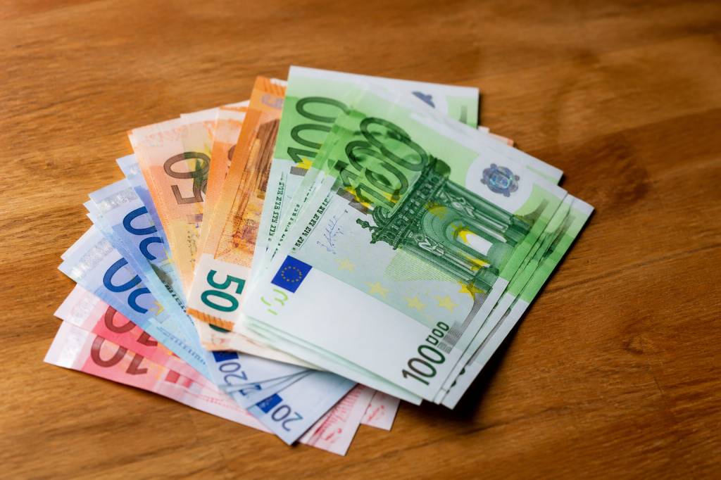 11000 francs en euros : conversion et équivalent actuel