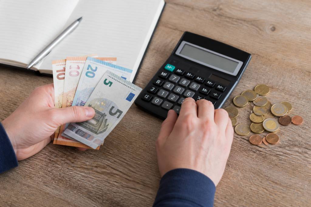 1300 francs en euros : calcul, taux de conversion et valeur actuelle