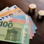 100 francs en euros : conversion, valeur et équivalence actuelle